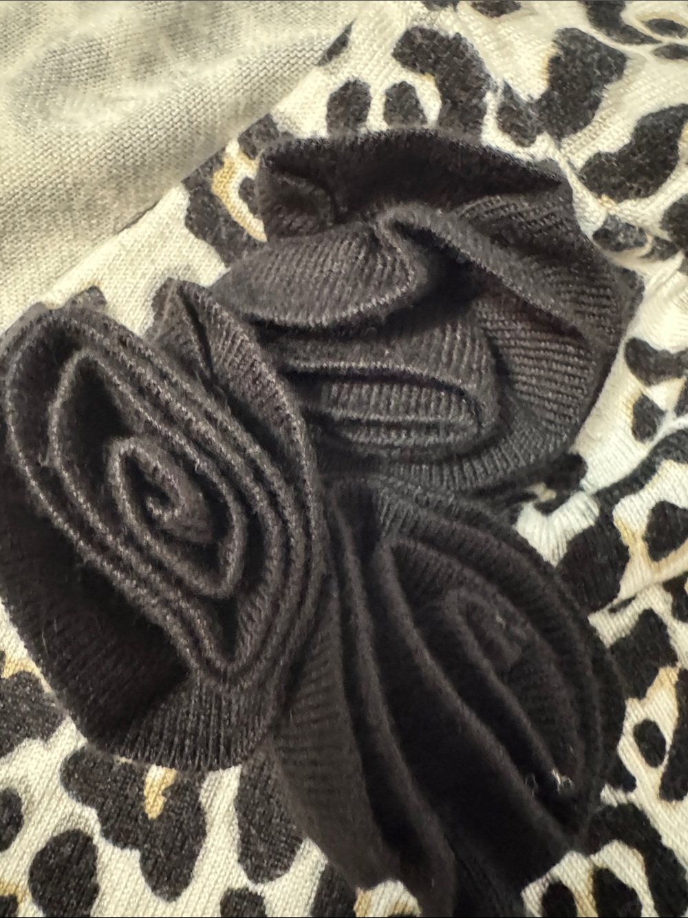 White House Black Market Black and White Leopard-Print V-Neck Cardigan - Picture 3 of 9